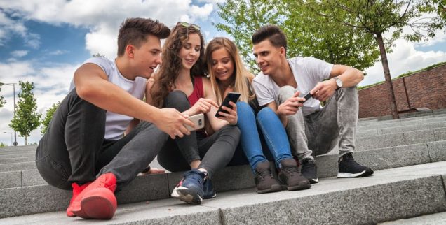Bild: Jeder vierte Jugendliche will 2019 ein neues Handy
